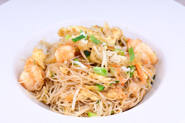 159/ SPAGHETTI DI RISO CON GAMBERI  E VERDURE