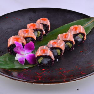 104/ URAMAKI BLACK AMAEBI