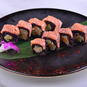 102/ URAMAKI BLACK FLOWER ROLL