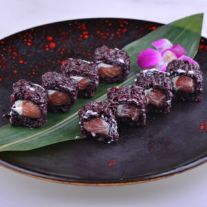 100/ URAMAKI BLACK ROLL