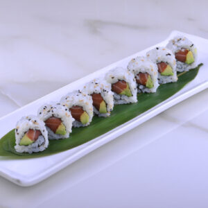 70/ URAMAKI SALMONE AVOCADO